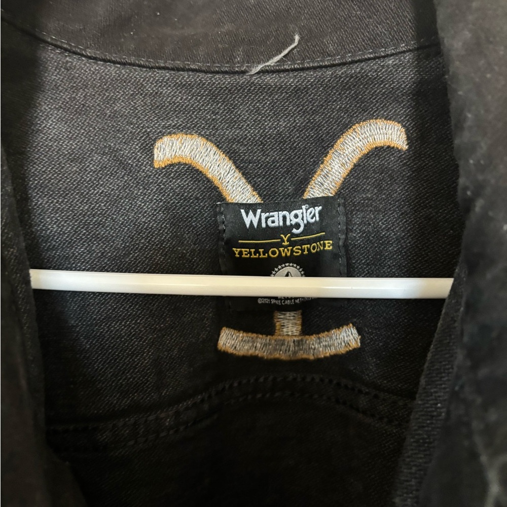 Black Yellowstone Dutton Ranch Men's Jacket - Picture 2 of 3